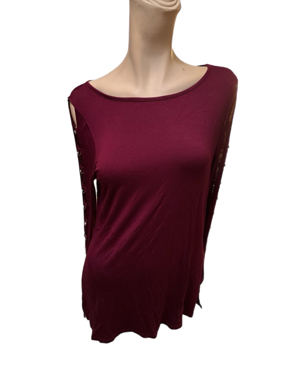 Cable & Gauge Burgundy Top With Cold Shoulder & Metal Rings - Picture 2 of 5